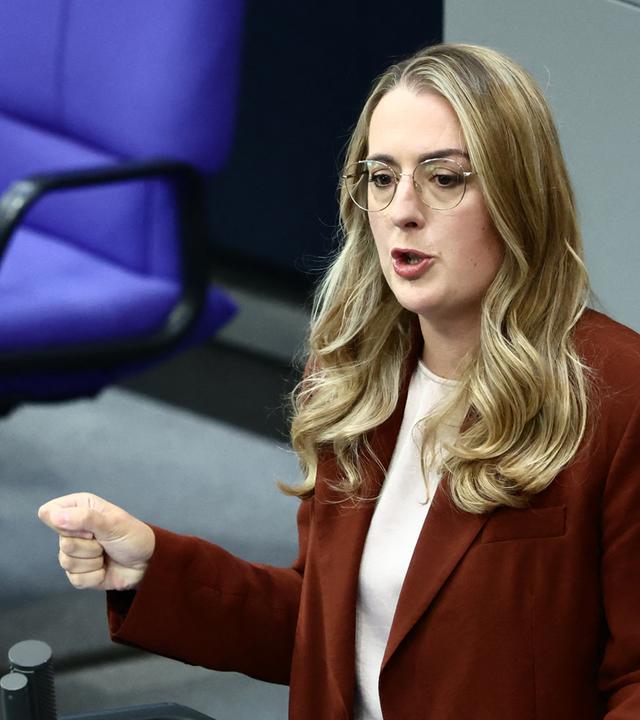 Katharina Dröge (Bündins 90/Die Grüne) spricht im Bundestag zum neuen Debattenthema Energiesteuer.
