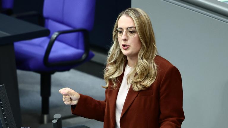 Katharina Dröge (Bündins 90/Die Grüne) spricht im Bundestag zum neuen Debattenthema Energiesteuer.