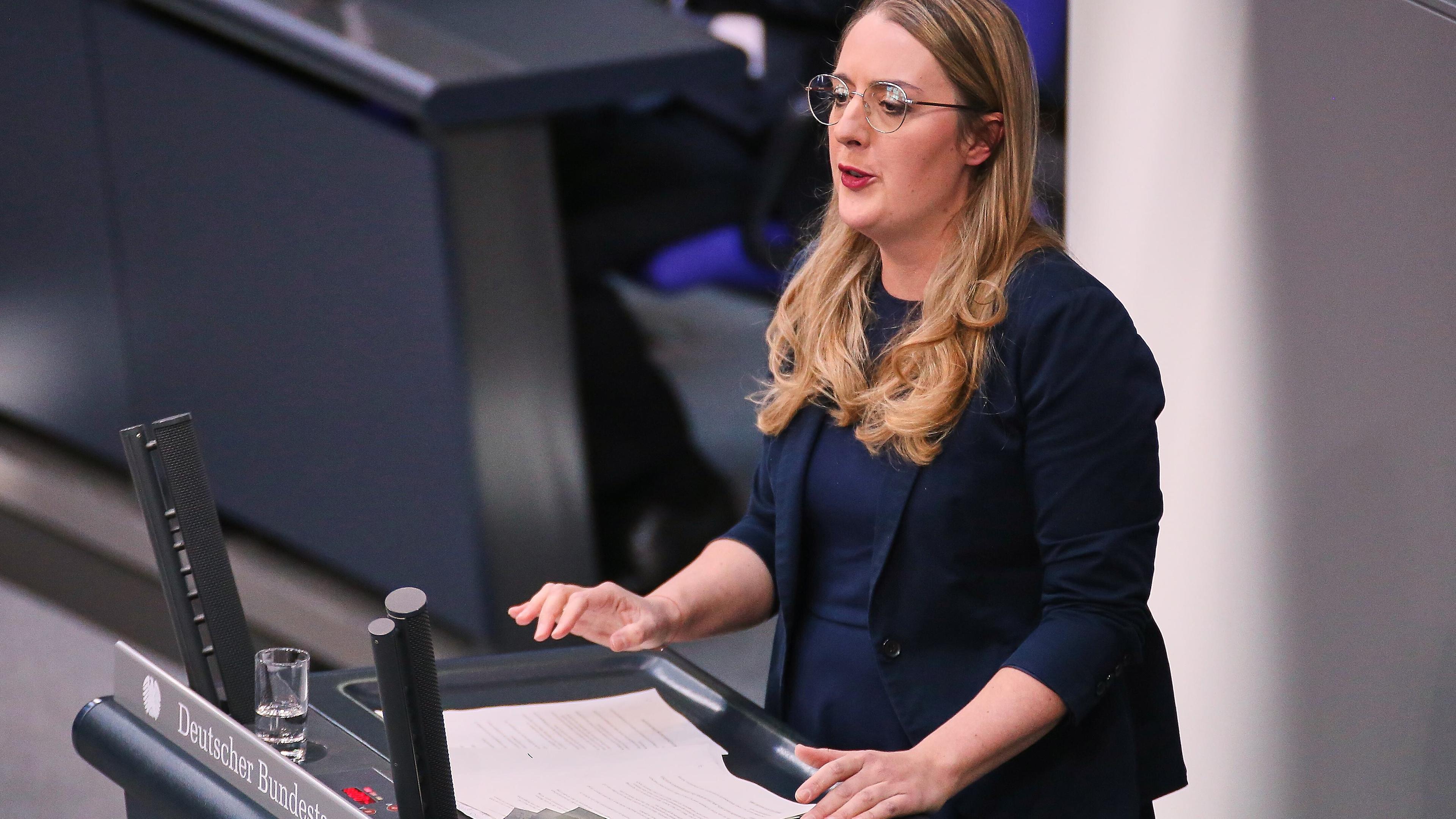 Katharina Dröge (Bündnis 90/ Die Grünen) spricht im Bundestag