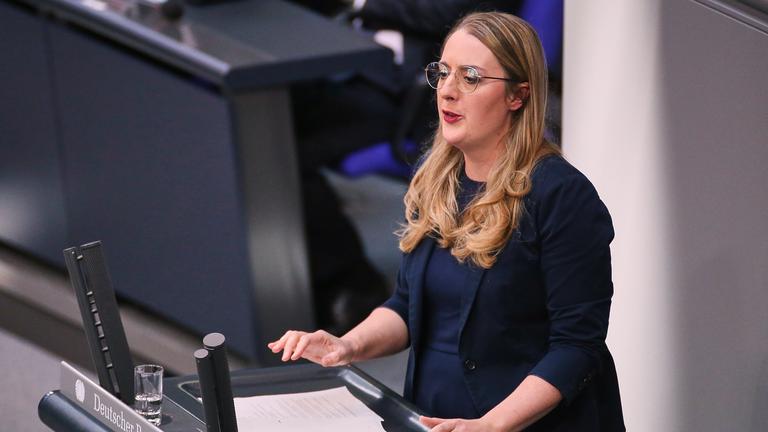 Katharina Dröge (Bündnis 90/ Die Grünen) spricht im Bundestag