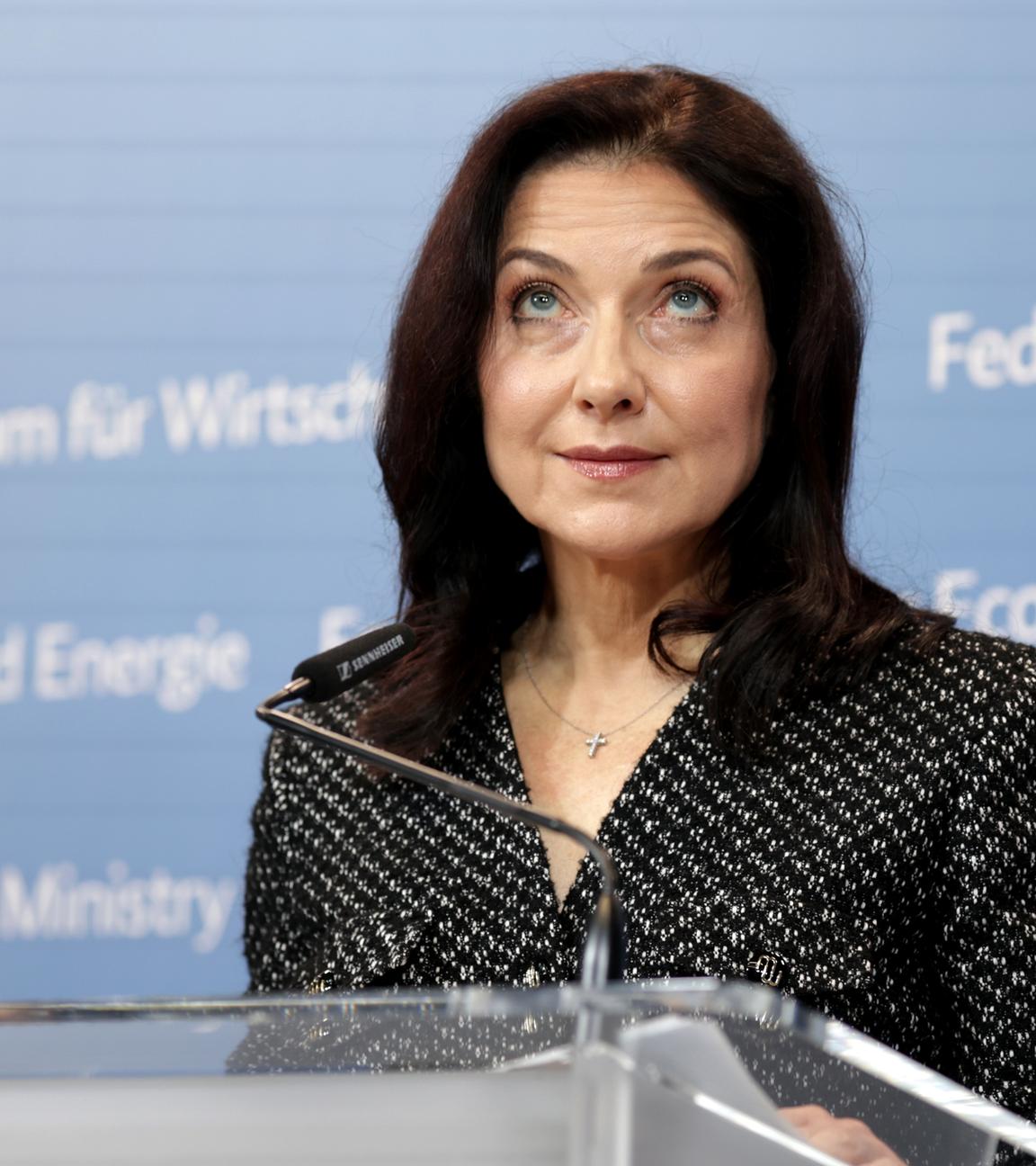 Pressestatement der Bundesministerin für Wirtschaft und Energie Reiche zur aktuellen Lage