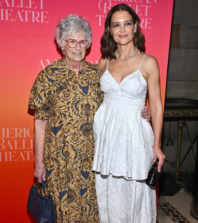 Katie Holmes: Gala-Auftritt mit ihrer Mutter