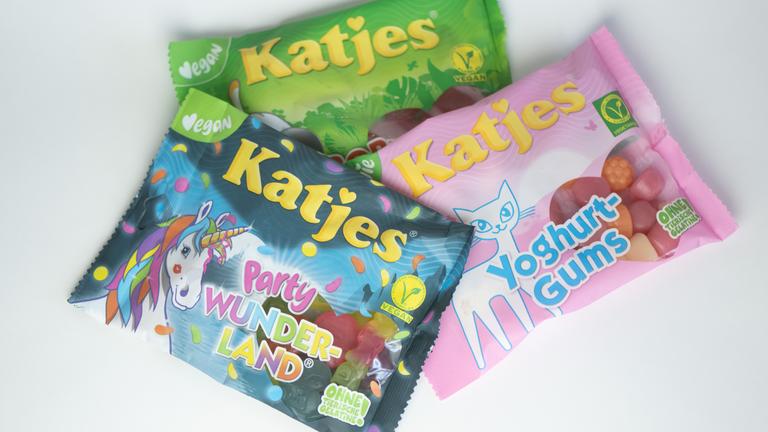  Drei Tüten mit Fruchtgummis der Marke Katjes. 
