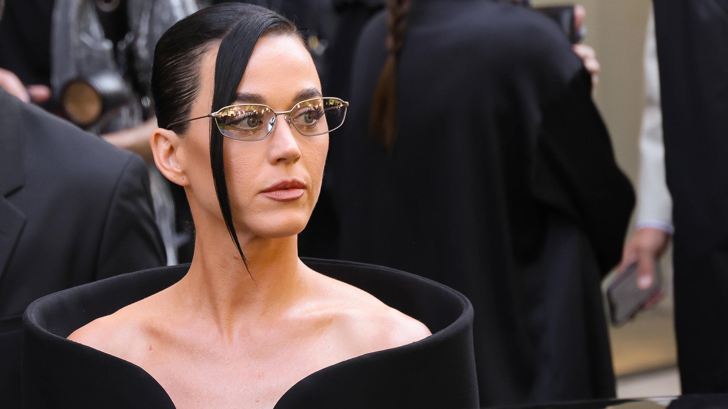 Wen mag Katy Perry jetzt nach der Trennung von Orlando Bloom wohl daten? Mit Kanadas Ex-Premier Justin Trudeau hat die Sängerin zumindest ein schönes Dinner in Montreal gehabt. (30.07.2025)