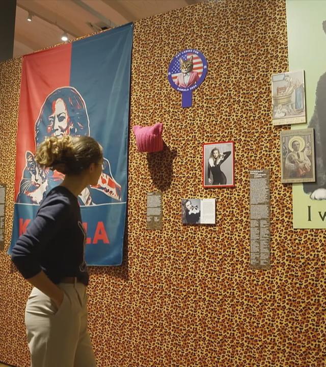 Ausstellung von Katzenmotiven in Museum