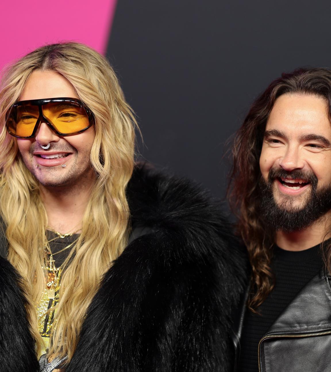 Bill Kaulitz und Tom Kaulitz, Mitglieder der Band Tokio Hotel, besuchen am 4. Dezember 2025 die 1Live Krone im Lokschuppen in Bielefeld.