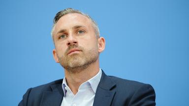 07.09.2026, Berlin: Ulrich Siegmund, AfD-Spitzenkandidat in Sachsen-Anhalt, sitzt in der Bundespressekonferenz.
