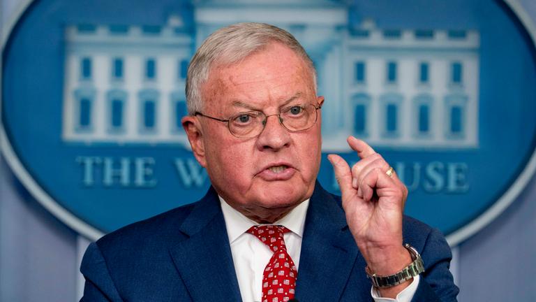 Keith Kellogg spricht 2020 als nationaler Sicherheitsberater des US-Vizepräsidenten Pence bei einer Pressekonferenz im Weißen Haus. 