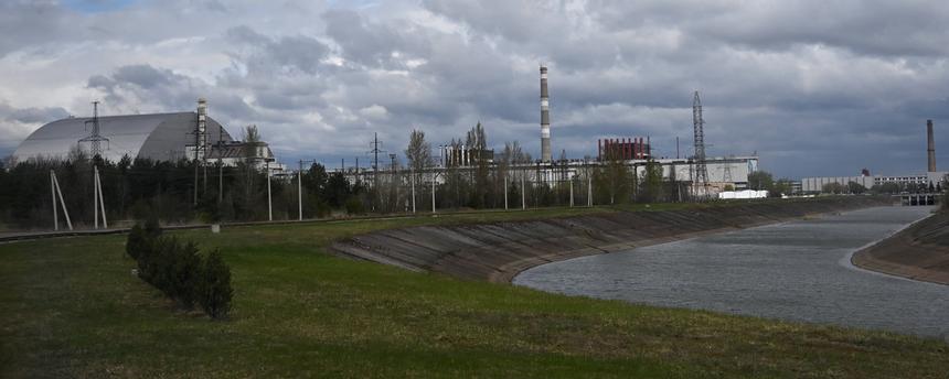 Die neue Sicherheitshülle (NSC), eine gewölbte Schutzkonstruktion, die über dem vierten Reaktorblock des bei dem Unfall zerstörten Kernkraftwerks Tschernobyl in der Region Kiew, Ukraine, errichtet wurde, am 23.04.2026. 