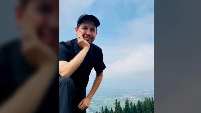 Bild aus einem Post auf Instagram von Kevin Kühnert das ihn beim wandern in Bregenz am Bodensee zeigt.