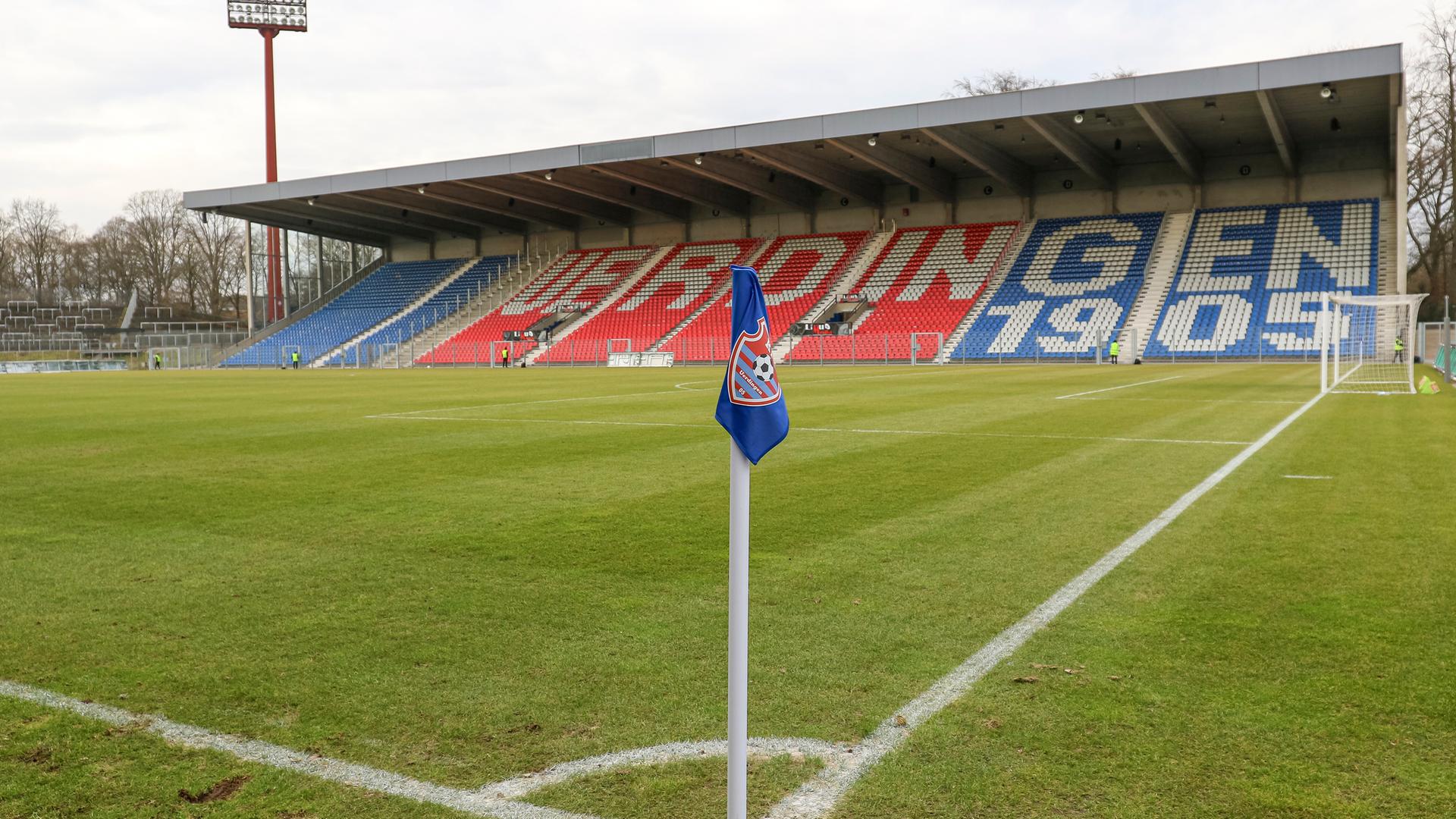 Innenansicht des Stadion während des Spiels der Regionalliga West zwischen KFC Ürdingen 05 und SV Rödinghausen