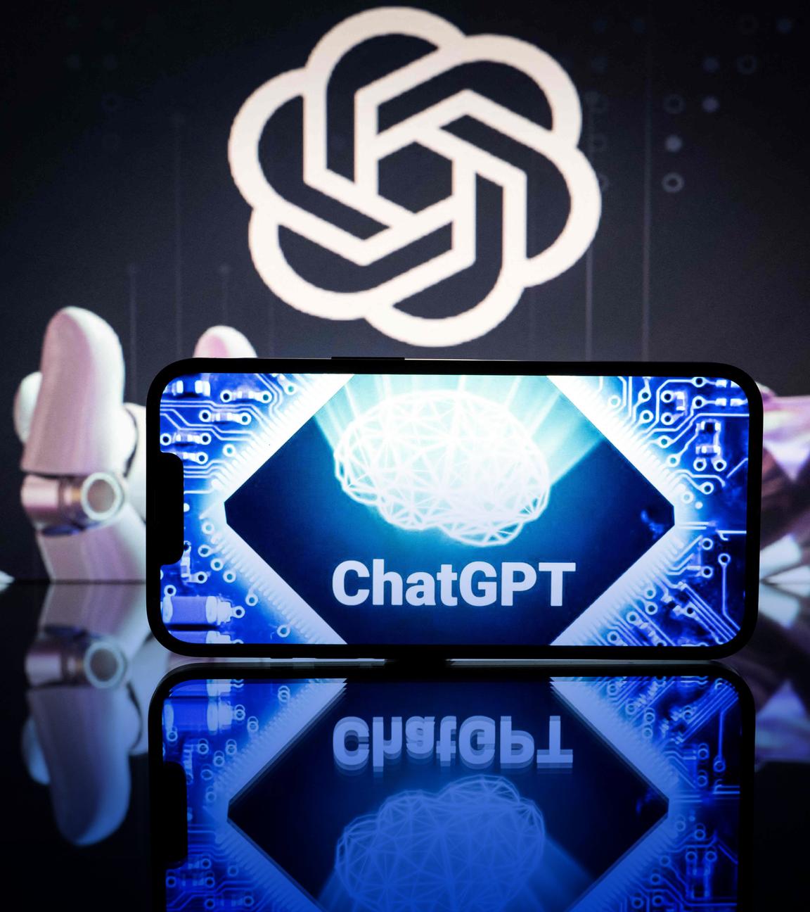 Das Bild zeigt eine Vorstellung des Textbots ChatGPT