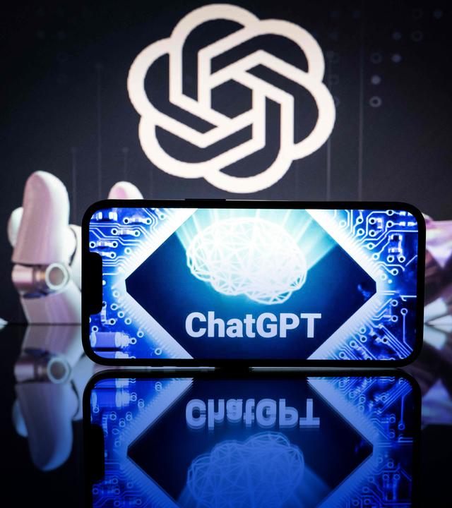 Das Bild zeigt eine Vorstellung des Textbots ChatGPT