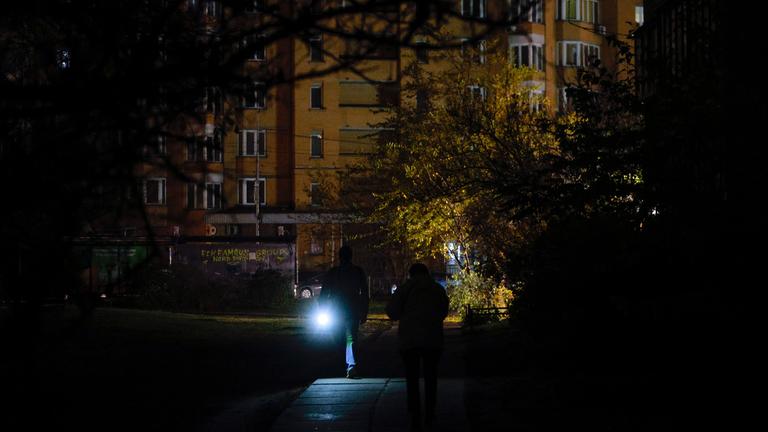 Dunkelheit in Kiew nach russischem Angriff auf das Stromnetz