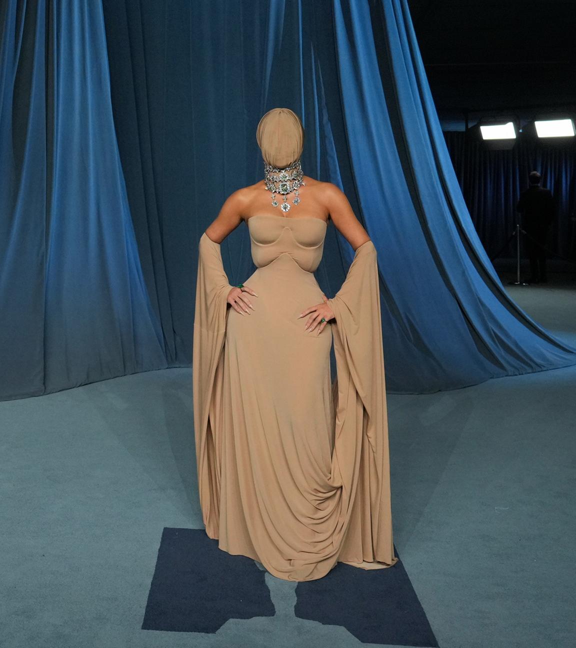 Kim Kardashian trifft am 18.Oktober 2025 zur fünften jährlichen Academy Museum Gala im Academy Museum of Motion Pictures in Los Angeles ein.