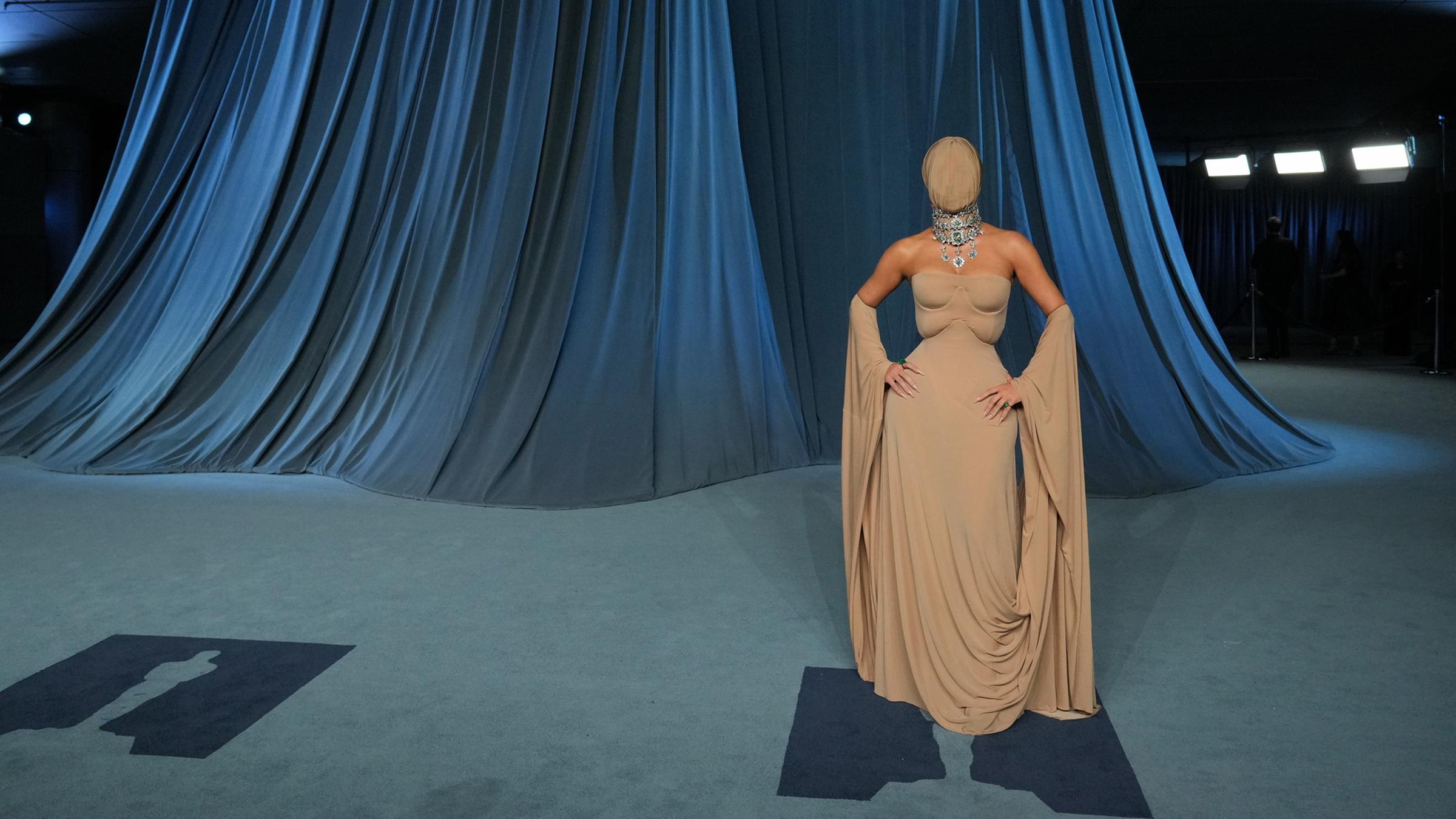 Kim Kardashian trifft am 18.Oktober 2025 zur fünften jährlichen Academy Museum Gala im Academy Museum of Motion Pictures in Los Angeles ein.