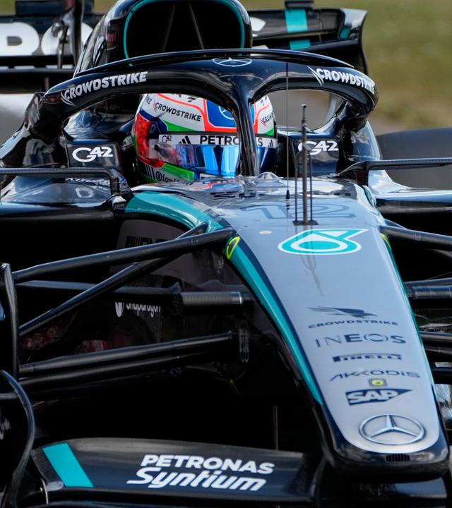 Der italienische Mercedes-Pilot Andrea Kimi Antonelli steuert seinen Wagen in Silverstone, England, am 4. Juli 2026.