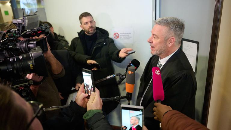 Prozess: Mutter versteckt Tochter jahrelang