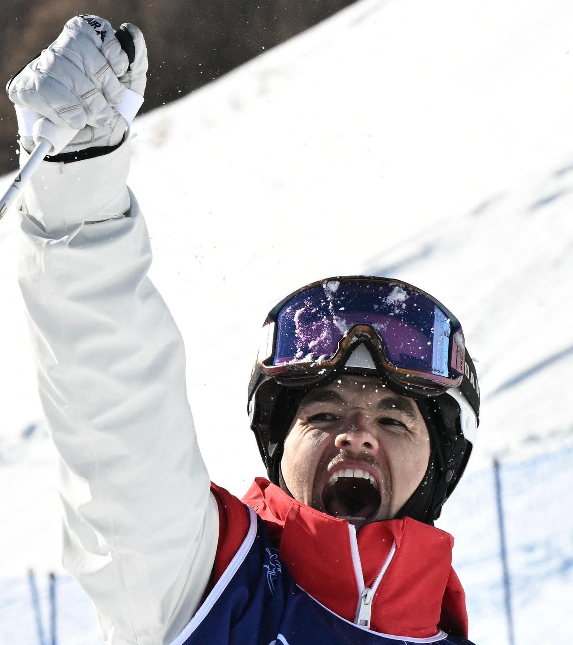 Mikael Kingsbury bejubelt seine Goldmedaille