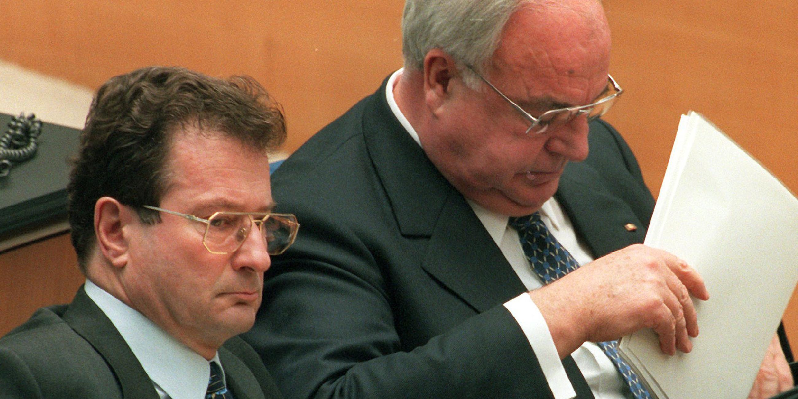 Klaus Kinkel (FDP) und Helmut Kohl (CDU) - (Archivbild vom 30.01.1997)