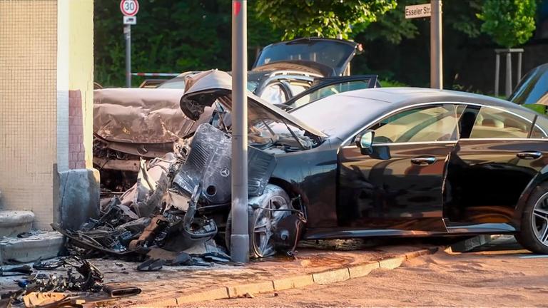 Kioskraub endet in einem schweren Verkehrsunfall
