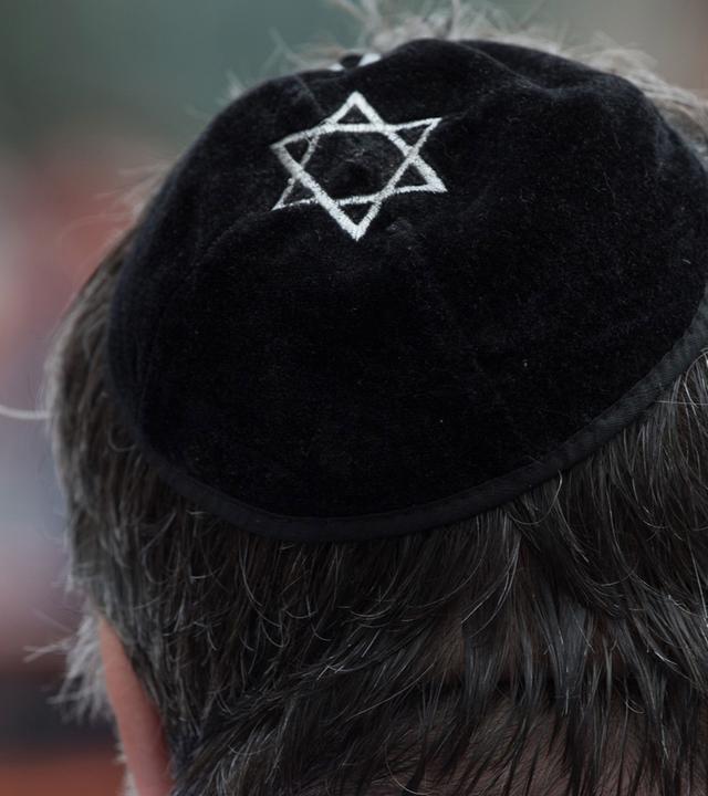 Ein Mann mit einer Kippa am 19.06.2018 in Dresden
