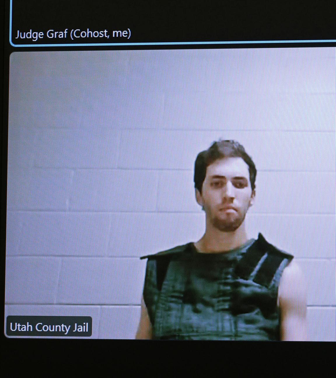 Der mutmaßliche Kirk-Attentäter Tyler Robinson, welcher per Videoanruf aus dem Gefängnis auf einem Computerbildschirm zu sehen ist.