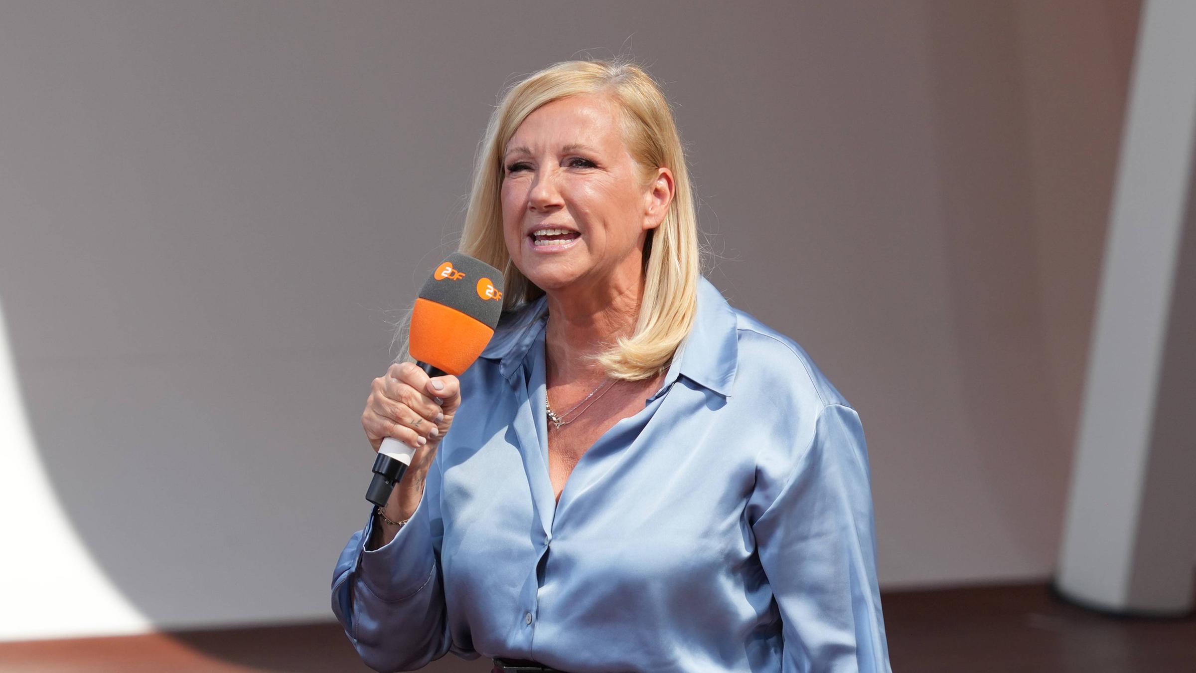 Andrea Kiwi Kiewel im ZDF Fernsehgarten am 11.05.2025 in Mainz. Mainz ZDF Fernsehgarten.