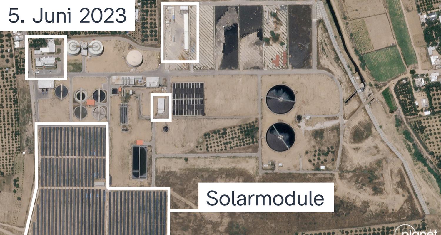 Satellitenbild der Kläranlage von Bureij im Gazastreifen. Zu erkennen sind Gebäude und eine Solaranlage.