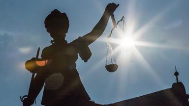 Justitia auf dem Gerechtigkeitsbrunnen in Frankfurt am Main