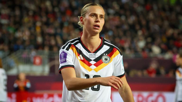 Klara Bühl #19 (Deutschland). 