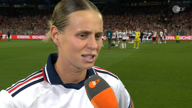 Die Fussballspielerin des FC Bayern München Klara Bühl im ZDF-Interview nach der DFB-Pokalpartie gegen Union Berlin