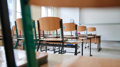 (Symbolbild) Leeres Klassenzimmer.