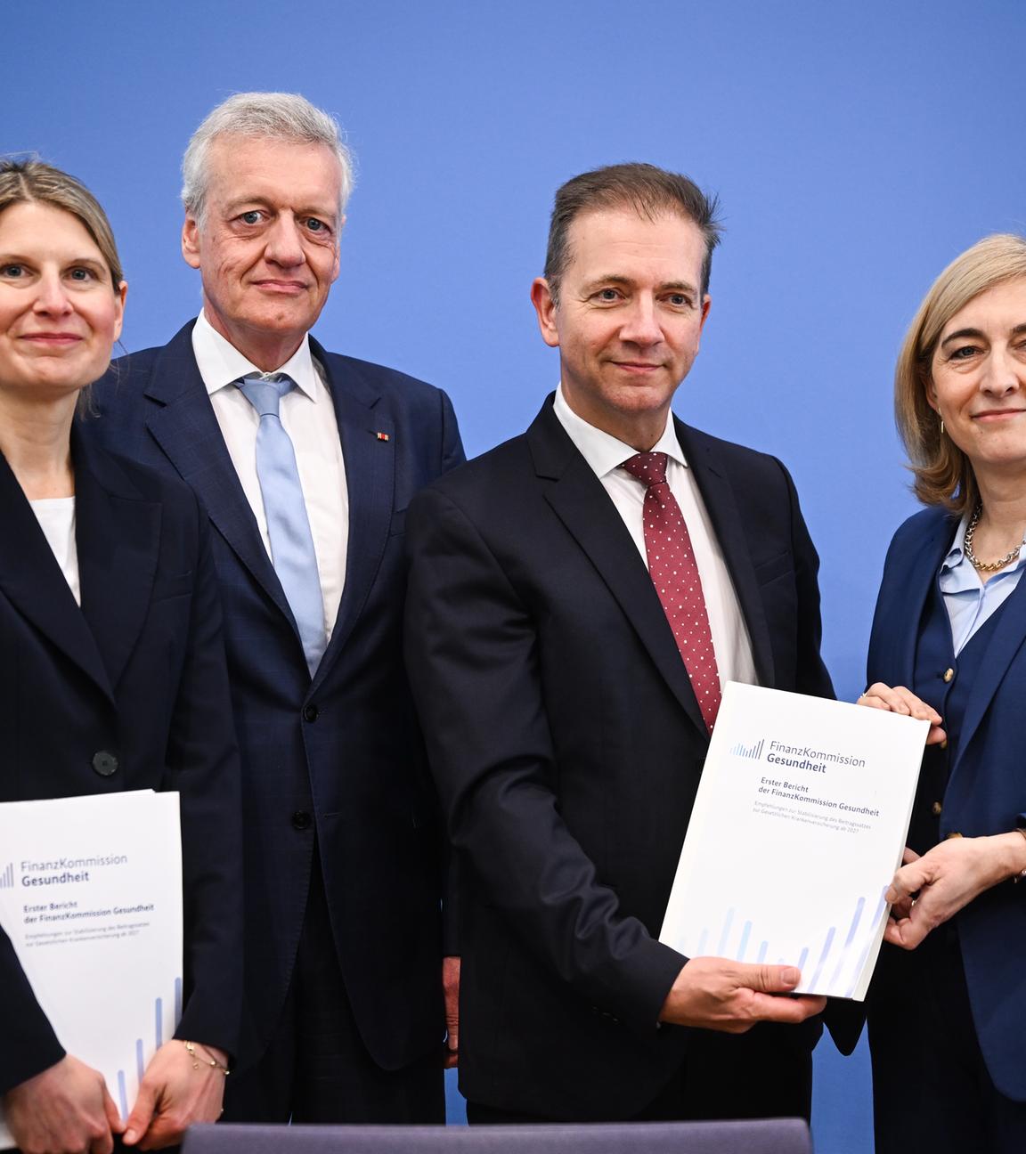 Eine Expertenkommission hatte Ende März mehrere Dutzend Vorschläge zur Reform der gesetzlichen Krankenversicherung vorgestellt.