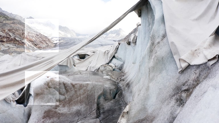 Eine Kletscherspalte in den Alpen