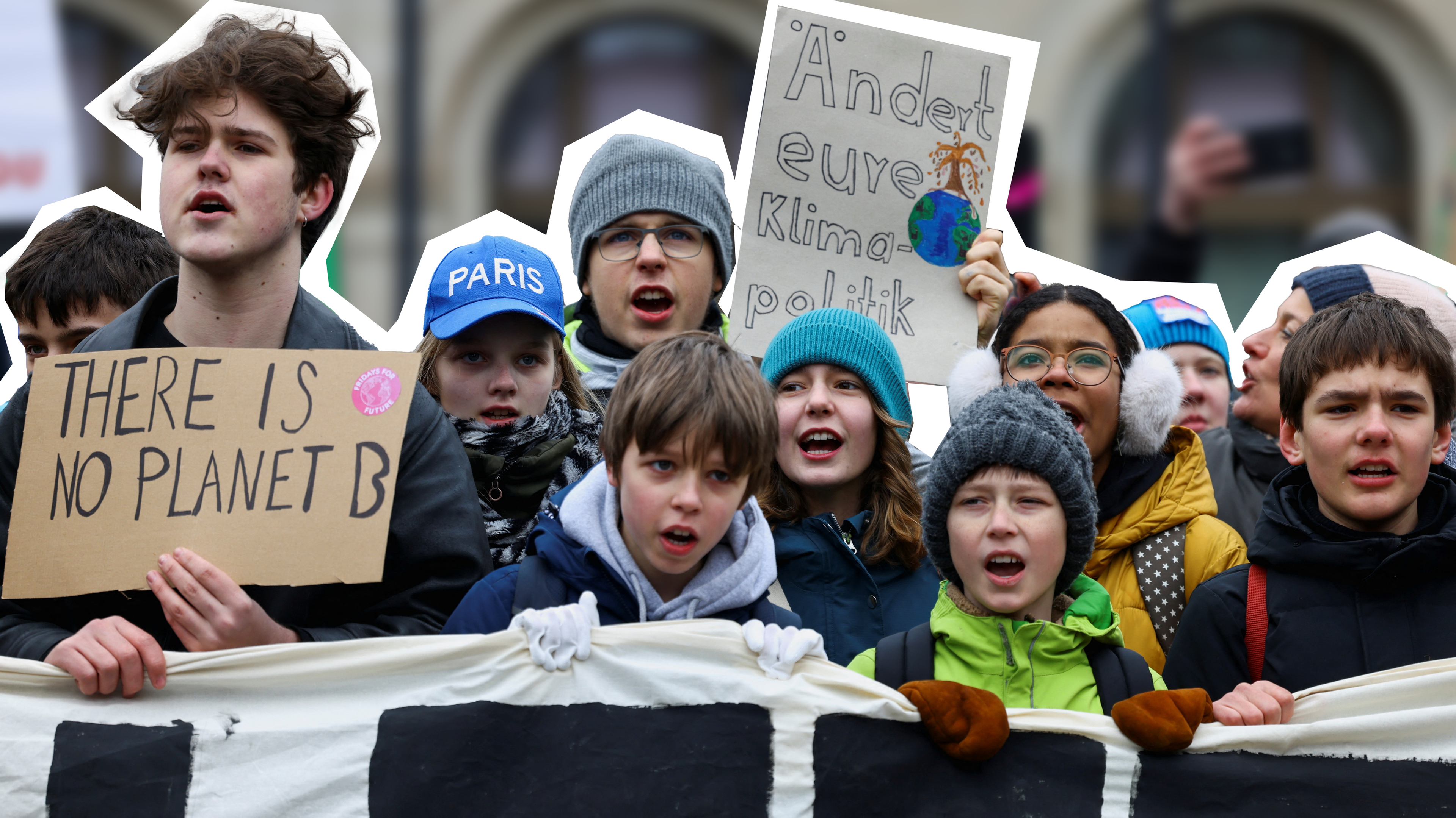 Fridays for Future demonstrieren für klimafreundlicheren Verkehr.