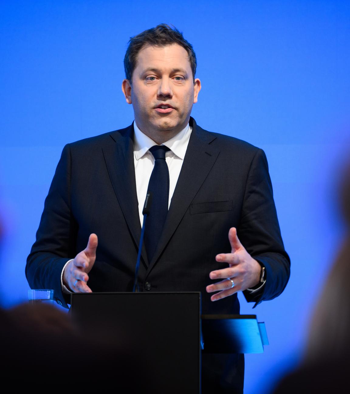 Bundesfinanzminister Lars Klingbeil hat heute Reformpläne vorgestellt, die er für dringend notwendig hält. 