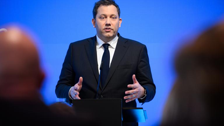 Klingbeil: Weitreichende Reformen nötig