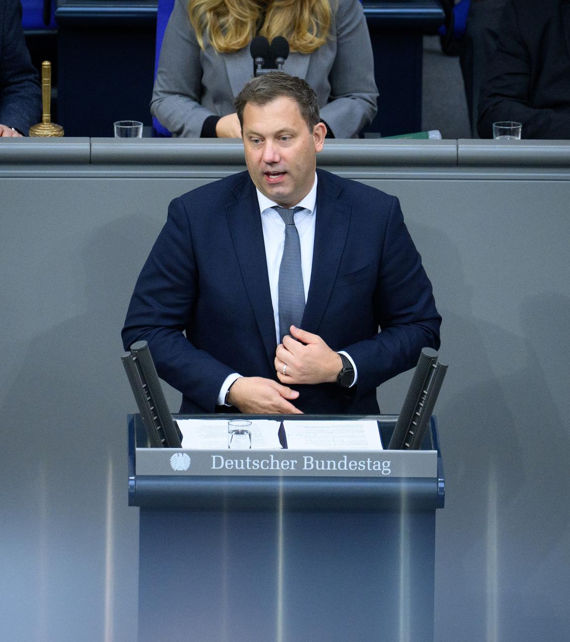 26.09.2025, Berlin: Lars Klingbeil (SPD), Bundesminister der Finanzen, spricht in der 29. Plenarsitzung der 21. Legislaturperiode im Deutschen Bundestag.