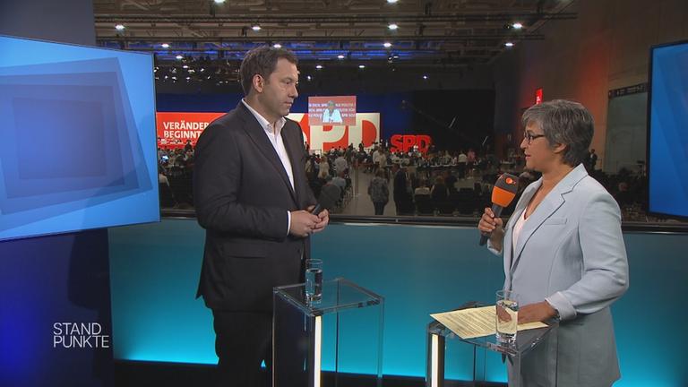 Lars Klingbeil im Interview beim Bundesparteitag der SPD in Berlin