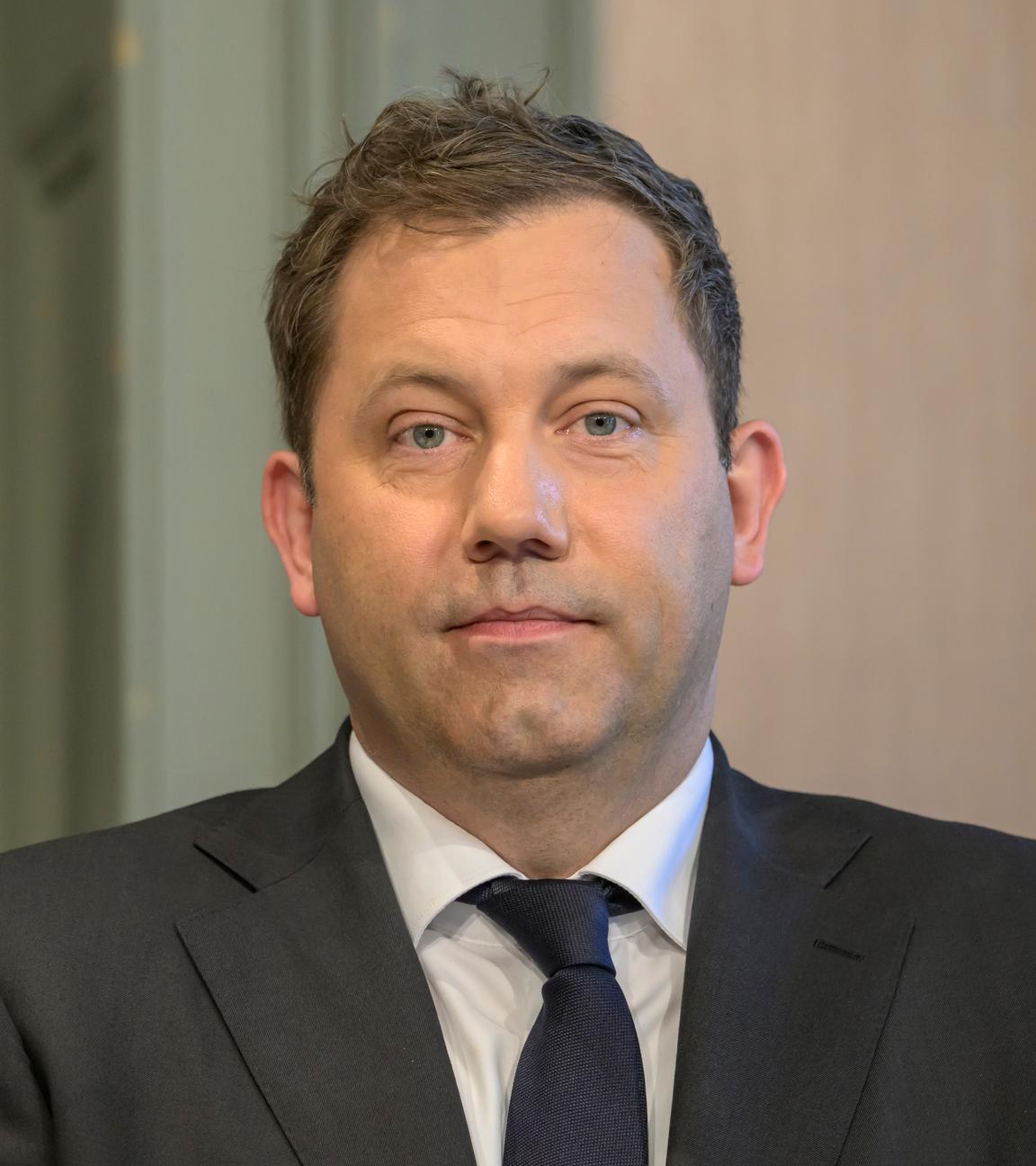  Begruessung und Pressekonferenz BM Lars Klingbeil und sein Amtskollege aus Frankreich Eric Lombard, bei der deutschfranzoesischen Klausur der Finanzminister, im Schloss Genshagen, einem Ortsteil von Ludwigsfelde im brandenburgischen Landkreis Teltow-Flaeming, 16.07.2025.