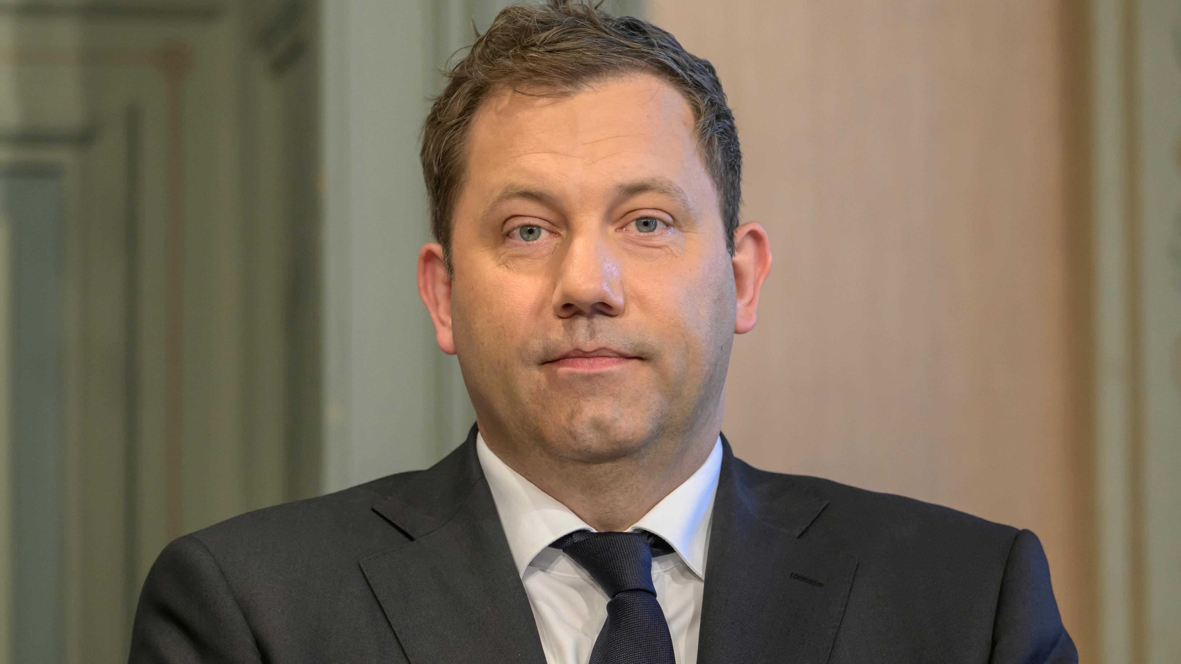  Begruessung und Pressekonferenz BM Lars Klingbeil und sein Amtskollege aus Frankreich Eric Lombard, bei der deutschfranzoesischen Klausur der Finanzminister, im Schloss Genshagen, einem Ortsteil von Ludwigsfelde im brandenburgischen Landkreis Teltow-Flaeming, 16.07.2025.