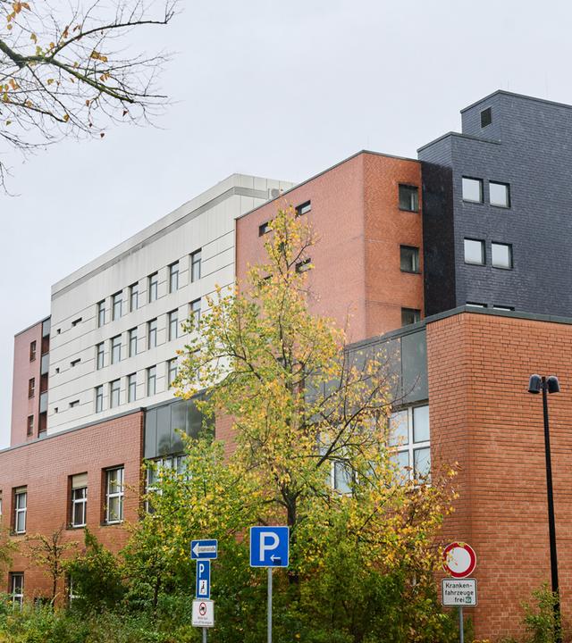 Totale Ansicht des ehemaligen Klinikums Lehrte in Niedersachsen