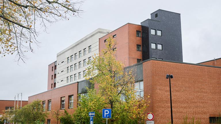 Totale Ansicht des ehemaligen Klinikums Lehrte in Niedersachsen
