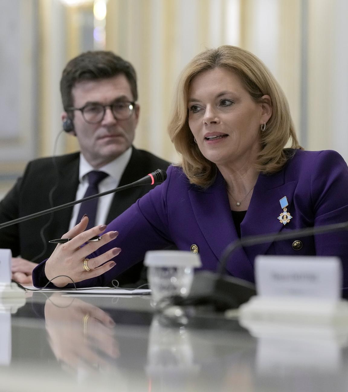 Die Präsidentin des Deutschen Bundestages, Julia Klöckner, nimmt an einem Treffen mit dem ukrainischen Präsidenten Selenskyj in Kiew teil.