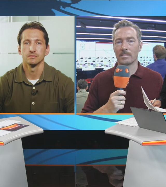 ZDF-Fußballexpertin Claudia Neumann, Ex-Nationaltorhüter René Adler, ZDF-Sportjournalist Sven Voss und Moderator Christian Hoch. 