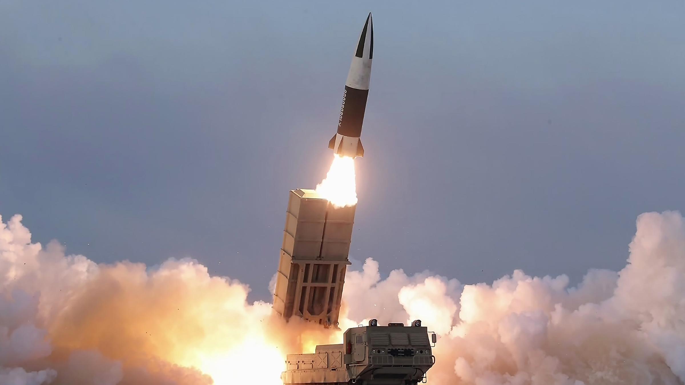 Rakete Typ KN-24, aufgenommen am 