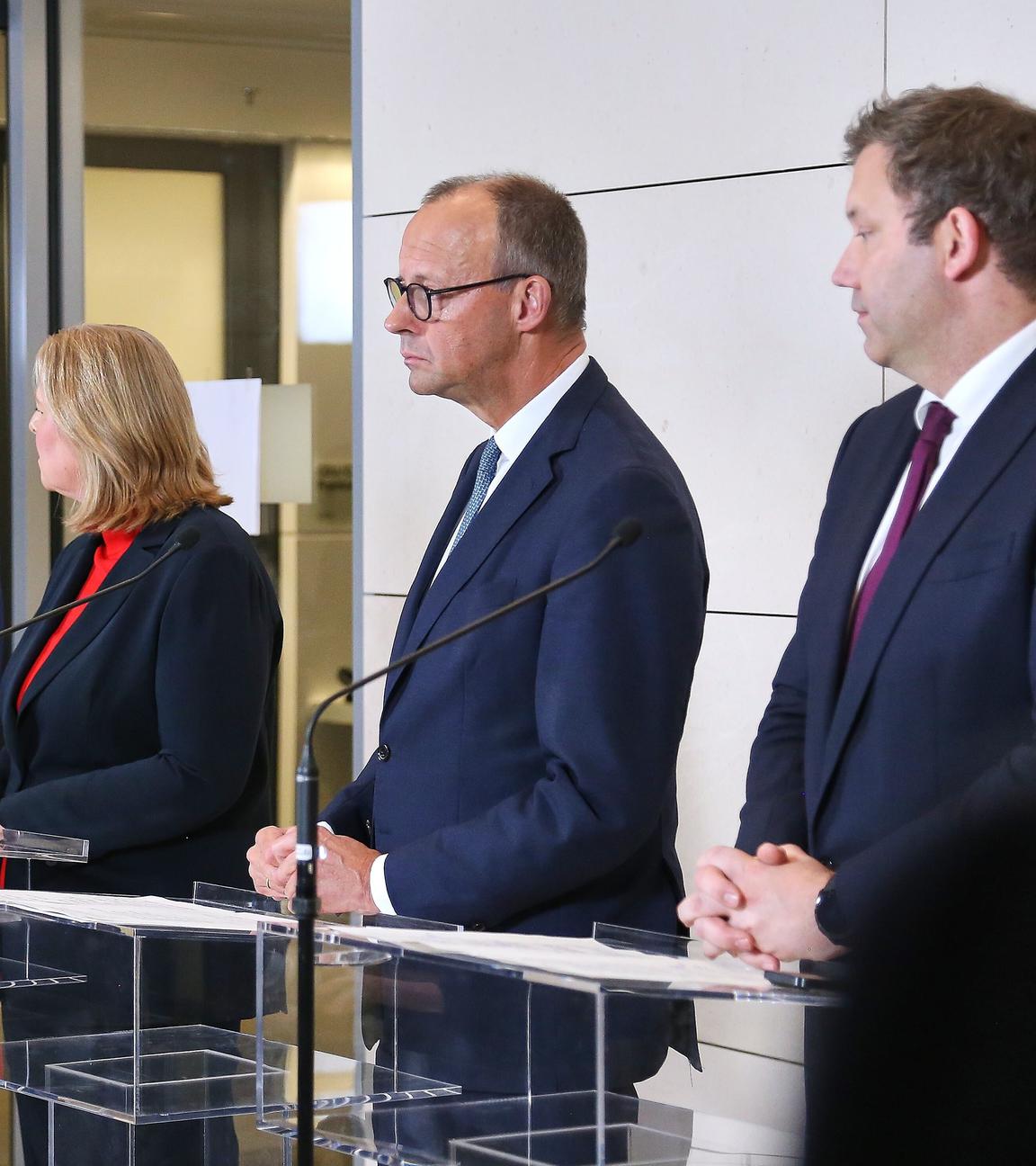 CSU-Chef Markus Söder, Bundesministerin für Arbeit und Soziales Baerbel Bas (SPD), Bundeskanzler Friedrich Merz (CDU), Bundesminister der Finanzen Lars Klingbeil (SPD).