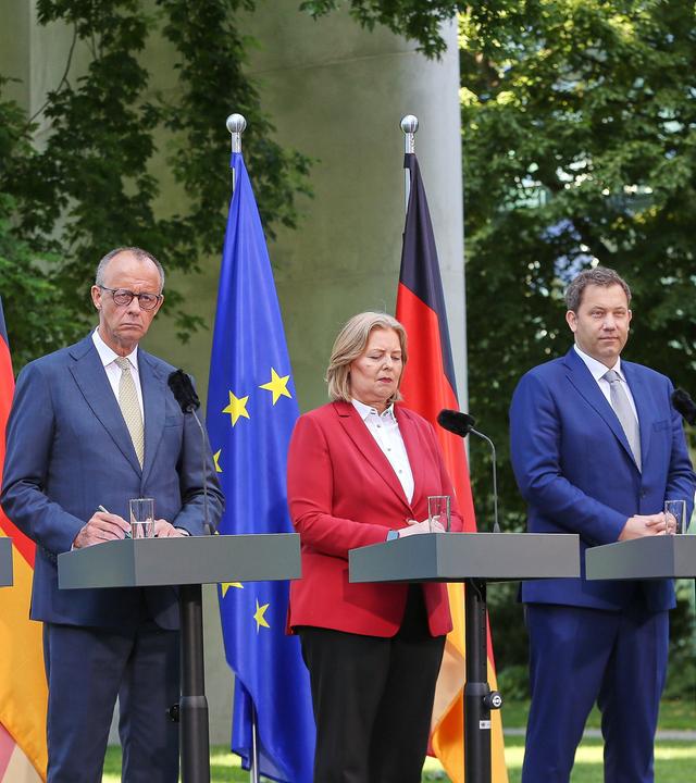 Bayerns Ministerpräsident Markus Söder, Bundeskanzler Friedrich Merz, Bundesministerin für Arbeit und Soziales Bärbel Bas, Bundesminister der Finanzen Lars Klingbeil 