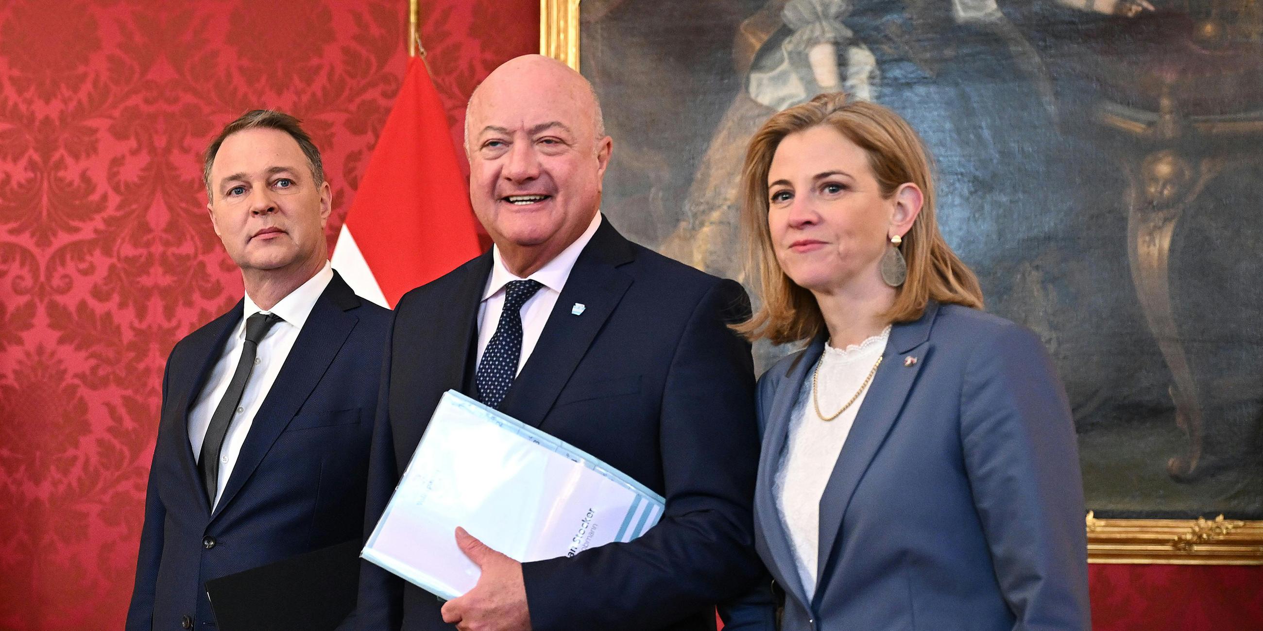 Die Parteivorsitzenden Andreas Babler (SPÖ), Christian Stocker (ÖVP) und Beate Meinl-Reisinger (NEOS) am Samstag, 22.02.2025.